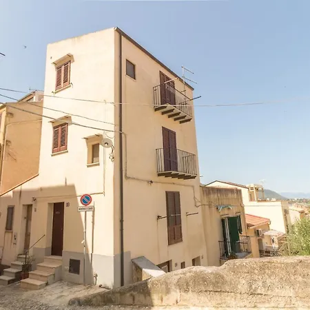 Apartment Domus Aurea Borgo House