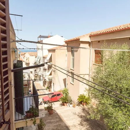 Domus Aurea Borgo House
