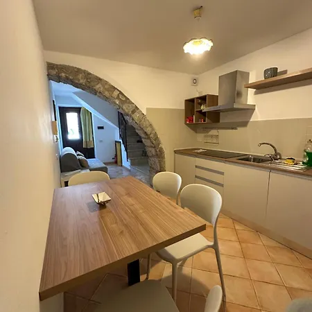 Domus Aurea Borgo House شقة تْشيفالو