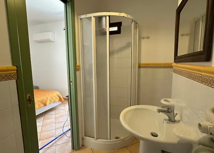 Domus Aurea Borgo House * تْشيفالو